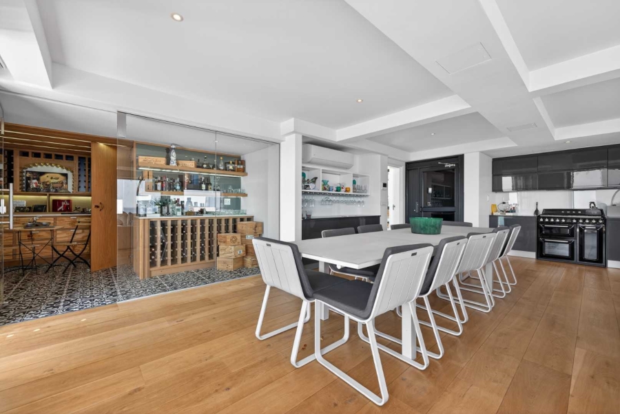 3 Bedroom Property for Sale in Sea Point Western Cape